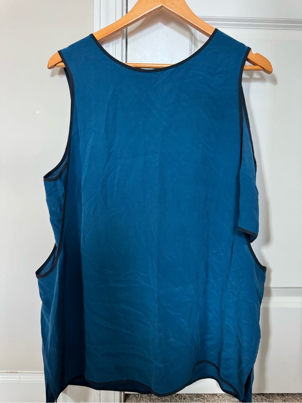 100% silk Lou & Grey size Large blue sleeveless blouse with black trim tank top